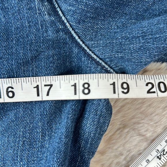 Vintage Levi’s | Denim Jean Jacket - Picture 8 of 10